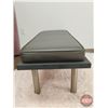 Image 2 : FIXTURE : Padded Top Bench