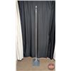 Image 2 : FIXTURE : Adjustable Display Stand