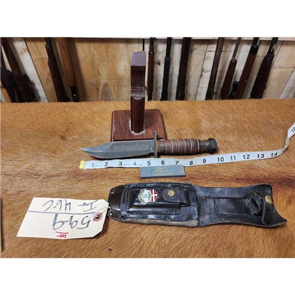 Vintage Camillus Fixed Blade Knife W / Scabbard