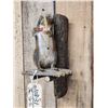 Image 4 : Bow Hunting Squirrel In A Tree Stand Taxidermy