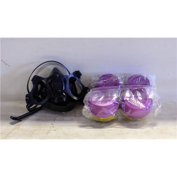 NORTH 7700 HALF-FACE RESPIRATOR & 4 FILTERS- NEW