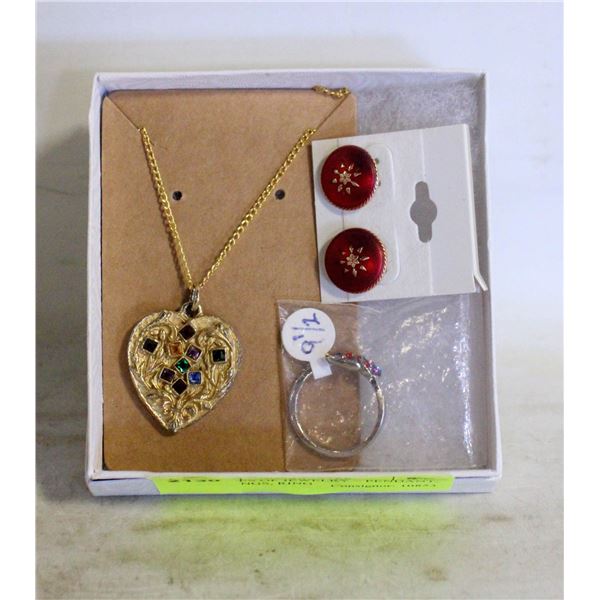 4 PIECES OF JEWELRY – PENDANT, EARRINGS, RING