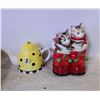 Image 1 : CERAMIC CAT CANISTER & BEE TEAPOT (2PC LOT)