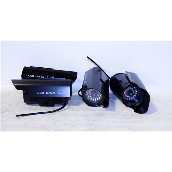 3 DUMMY SURVEILLANCE SOLAR CAMERA