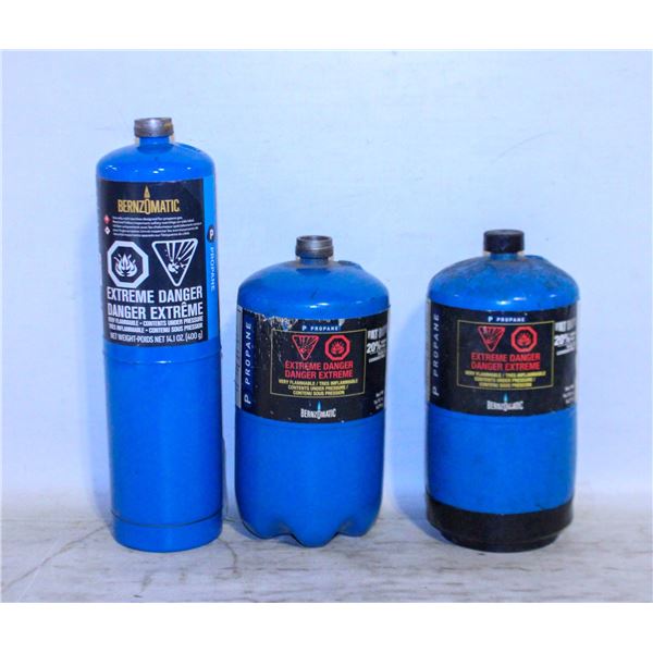 LOT OF PROPANE FUEL & TORCH HEAD