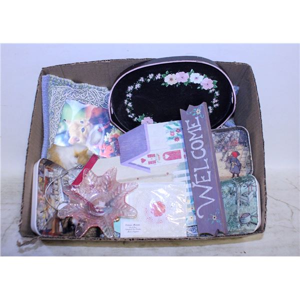 VARIOUS DOILIES, DECOR, ETC