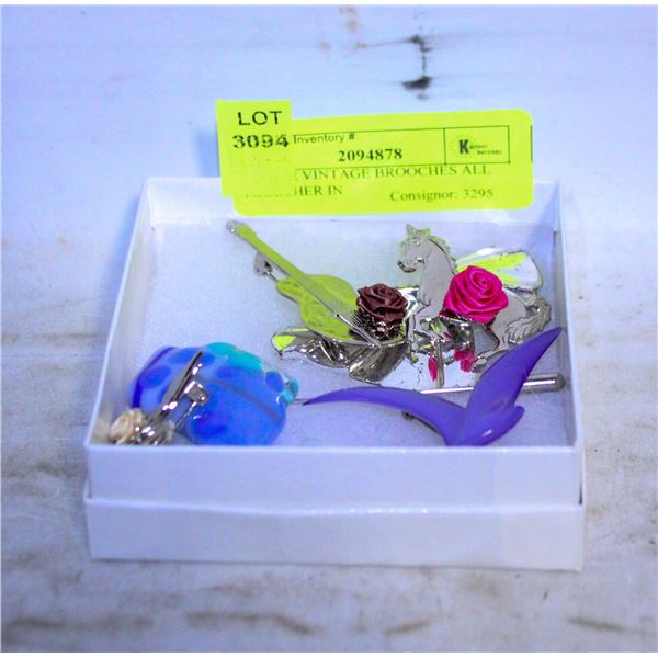 ESTATE VINTAGE BROOCHES ALL TOGETHER IN