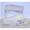 Image 1 : 80% COTTON/20% POLYESTER TAUPE THROW