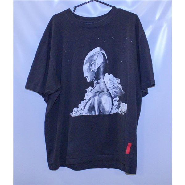 MENS XL KENSHI YONEZU SHIRT BY UNIQLO