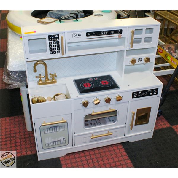CHILDRENS KITCHEN ACTIVITY CENTRE