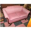 Image 1 : CLAWFOOT UPHOLSTERED LOVE SEAT ON WOODEN FRAME