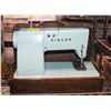 Image 1 : VINTAGE SEWING MACHINE