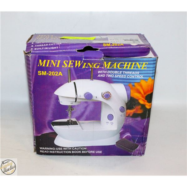VINTAGE (NEW IN BOX) MINI SEWING