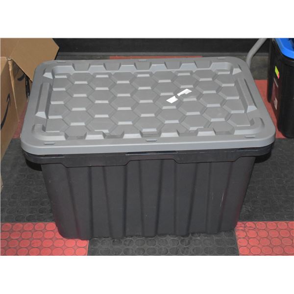 PAIR OF 102L TOTES 1 WITH LID