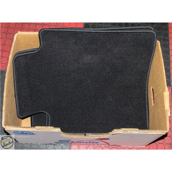 BOX W/ 8 FORD FLOOR MATS