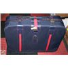 Image 1 : LARGE SOFT SIDE SUITCASE 30"W X 22" H
