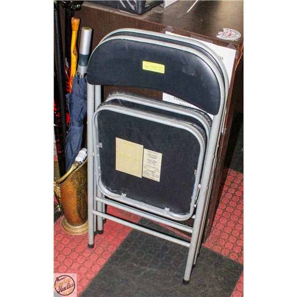 2 FOLDING POKER CHAIRS