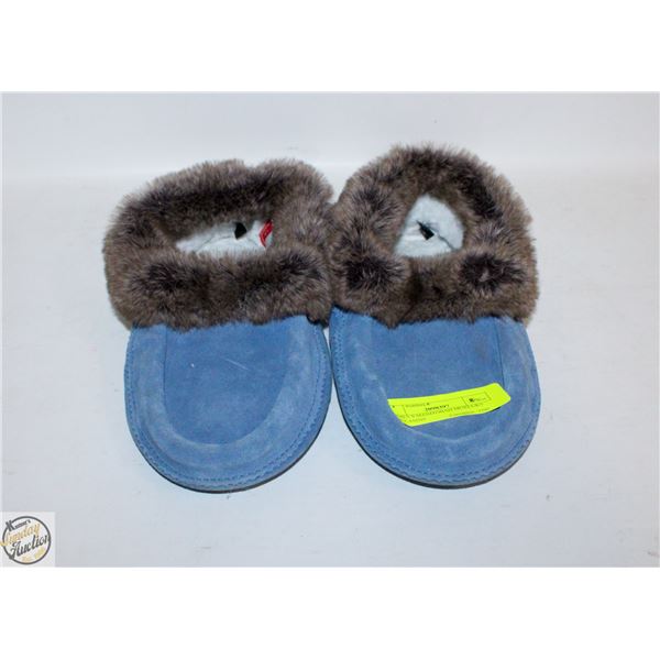 LADIES 9 MANITOBAH MUKLUKS MOCCASINS
