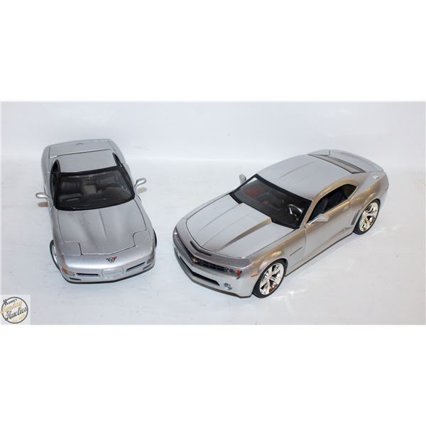 LOT OF TWO COLLECTOR METAL DIECAST CARS