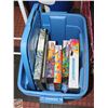 Image 1 : 2 RUBBERMAID TOTE 1 WITH LID + NEW
