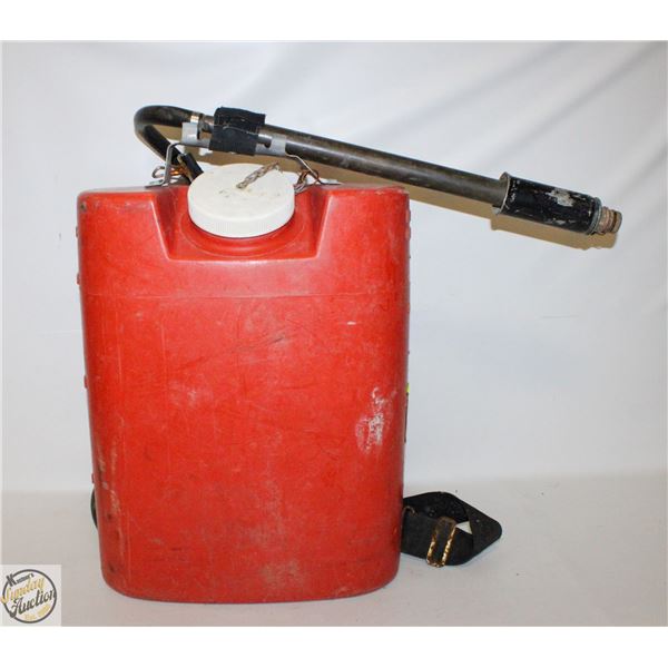 FIREFIGHTING WATER BACK PACK WITH SPRAYER