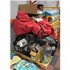 Image 1 : PALLET OF ESTATE CONTENTS
