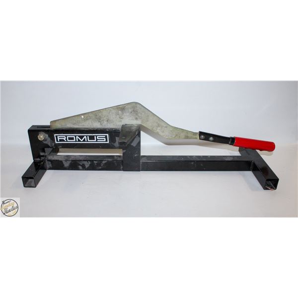 LAMINATE FLOORING CUTTER
