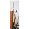Image 1 : VINTAGE XC 2000 CROSS COUNTRY SKIS WITH