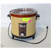 Image 1 : VINTAGE SEARS CROCK POT MODEL 400.65032