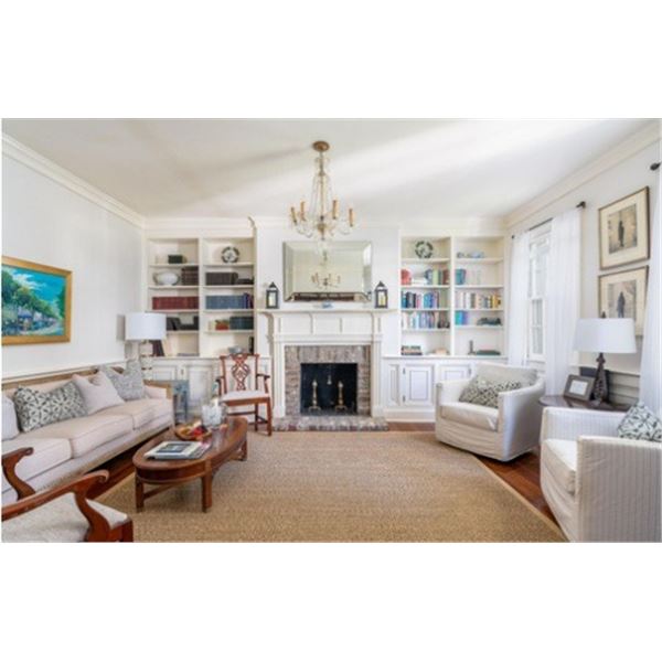 4-Night Charleston Downtown Getaway for 4 Guests