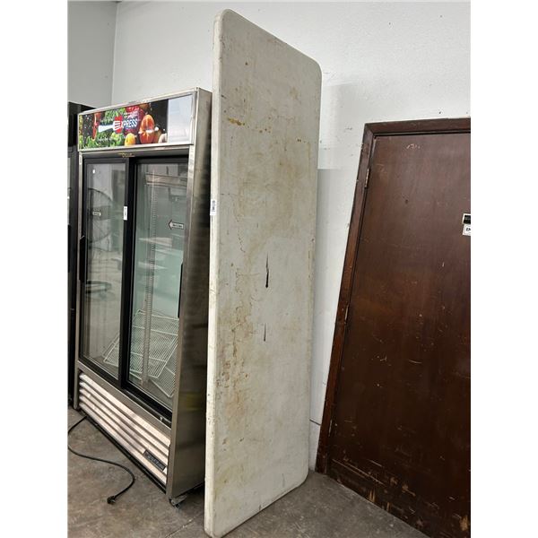 Rubbermaid 8' Plastic Banquet Table