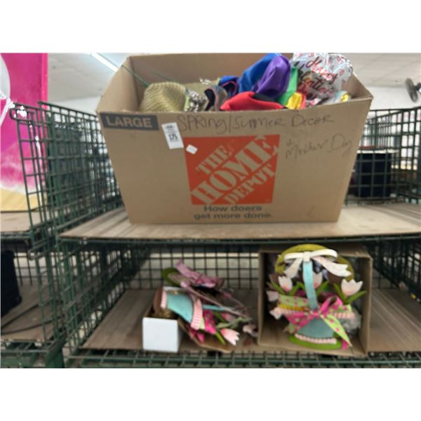 Asst. Holiday Décor, Floral Metal Décor - 2 Shelves