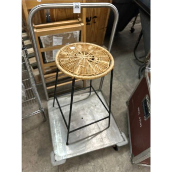 Piper SS Tray Cart w/Stool
