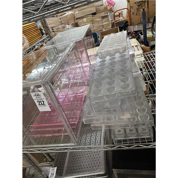 Plexi Merchandisers, Ice Cube Trays