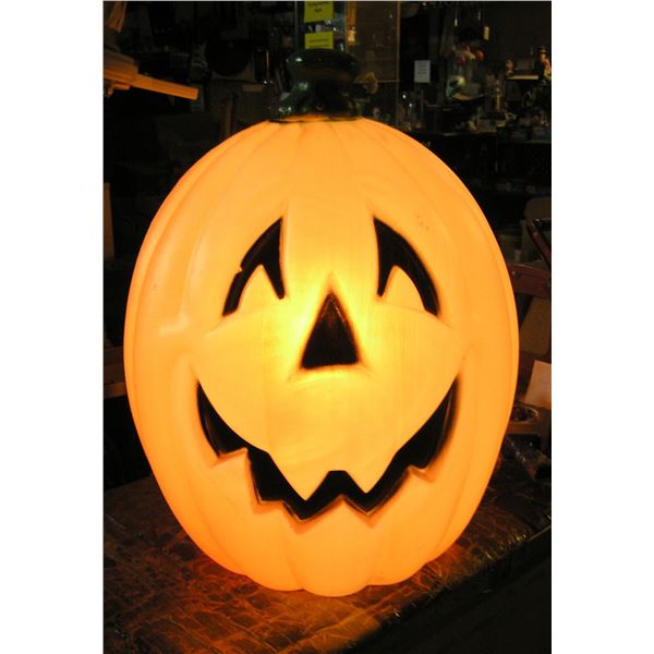 Large illuminated Halloween pumpkin display head