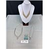 Image 1 : 4 Pairs Of Vintage Rhinestones 3 necklaces 