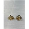 Image 5 : 3 Pairs Of Vintage 1 Clip On And 2 Screwback Earrings
