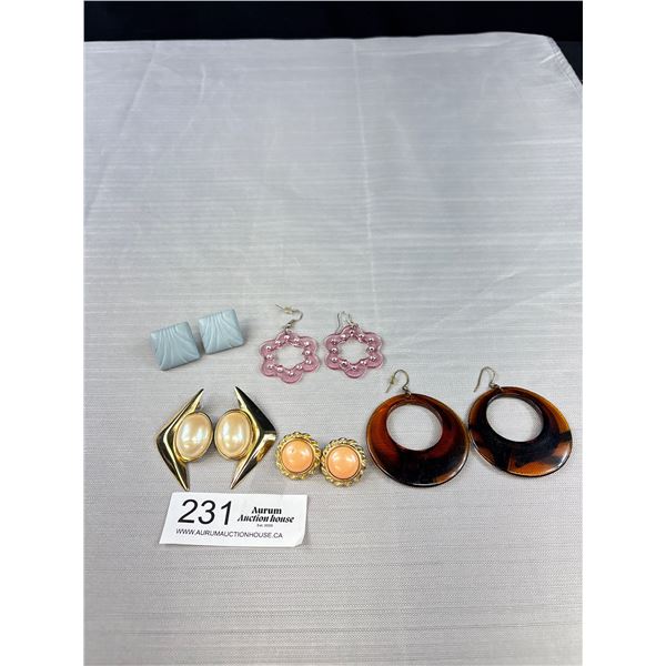 5 Pairs Of Quality Vintage Pierced Earrings - Lucite, Button +++