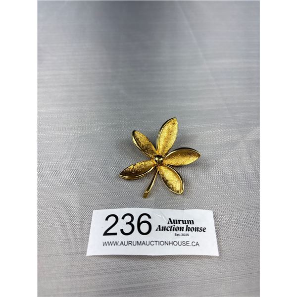 Vintage Trifari Gold Tone Textured 5 Petal Flower Brooch - Approx 2.5" Stem To Tip