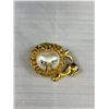 Image 2 : Vintage Large Lion Gold Tone Brooch With Giant Pearl Head & Rhinestone Eyes -2"