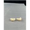Image 2 : 2 Pairs 14k 585 Gold Post & Embellishments Half Hoop Earrings - One Is Missing Two Stripes, Repairab