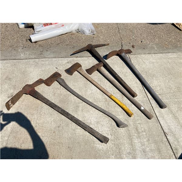 GRUB AXES, FELLING AXES, SPLITTING MAUL, AND PICKAXE; LOT OF 5