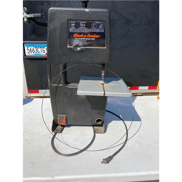 BLACK & DECKER 7-1/2-INCH POWER BAND SAW