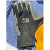 Image 2 : GLOVES WITH GRIPPING SURFACE