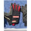 Image 4 : WORK GLOVES AND CRAFTSMAN WORK GLOVES