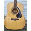 Image 2 : Yamaha F210 Acoustic Guitar w/ Case & Books