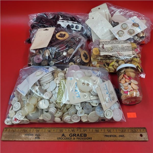 Lot of Assorted VTG Buttons