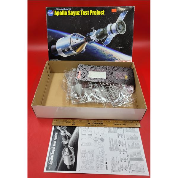 Unbuilt Apollo Soyuz Test Project 1:72 Scale Model Kit