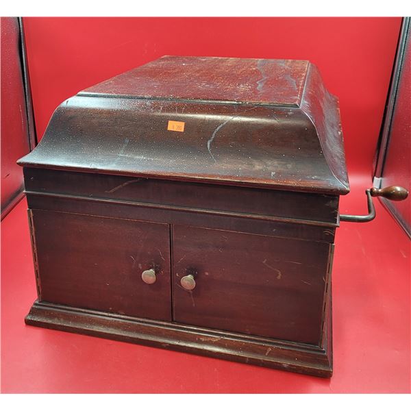 VTG VictorTalking Machine Co. Victrola Record Player