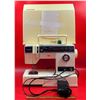 Image 1 : VTG Model 6235 Singer Sewing Machine